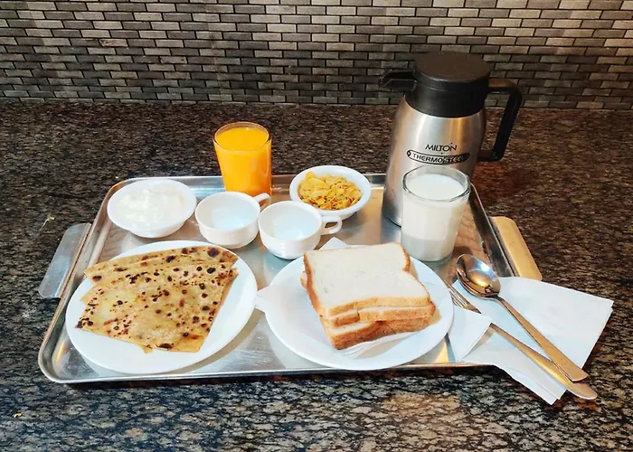 Goroomgo Kavyansh Villa Bhimtal - Parking Facilities - Excellent Homestay Feel Like HomeVilla